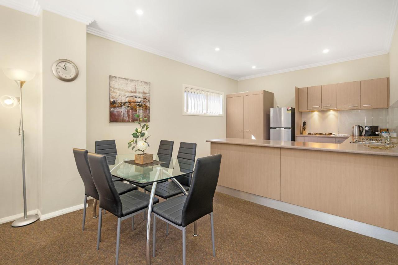 Newcastle Short Stay Accommodation - Birmingham Garden Townhouses المظهر الخارجي الصورة