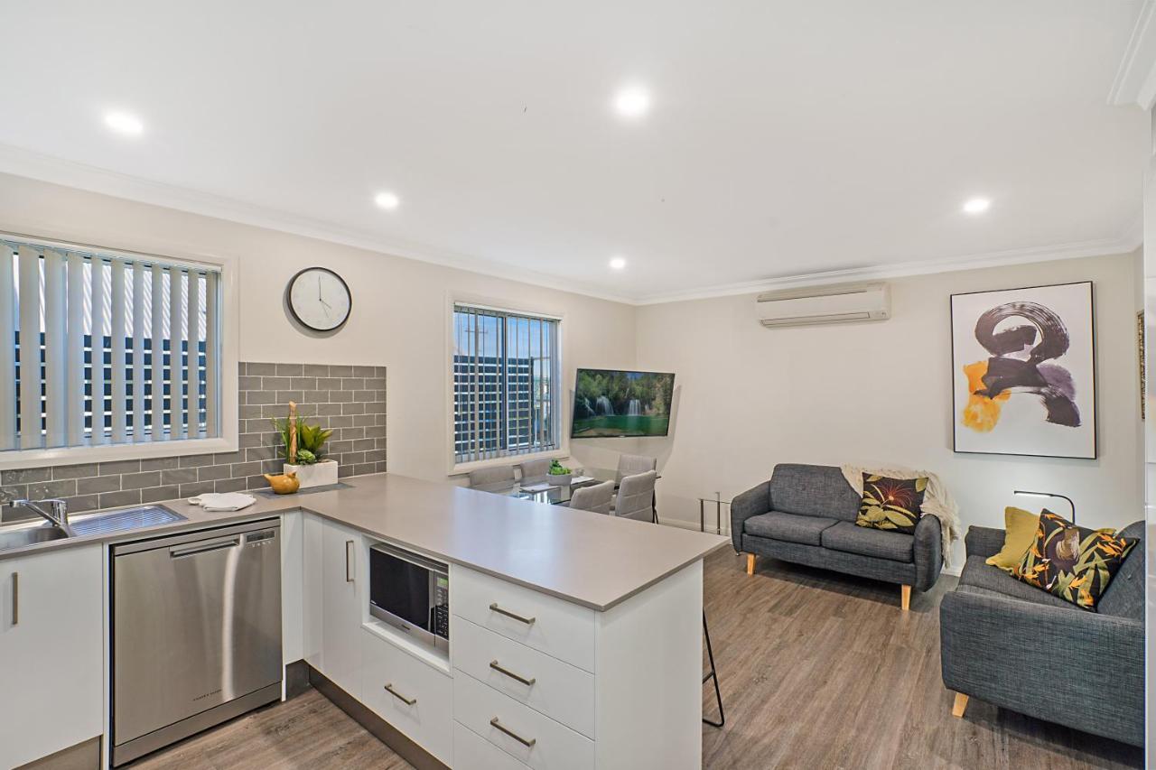 Newcastle Short Stay Accommodation - Birmingham Garden Townhouses المظهر الخارجي الصورة