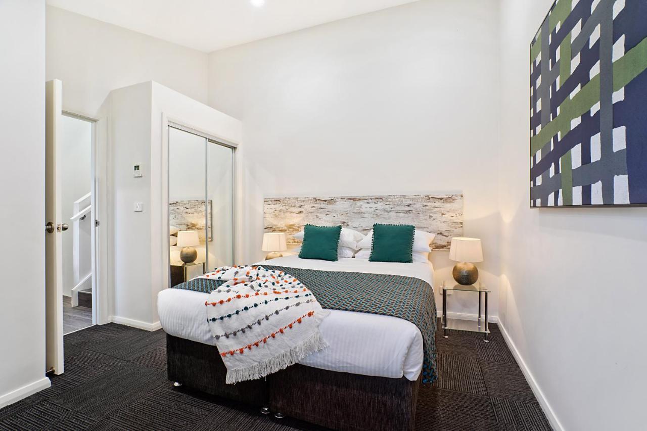 Newcastle Short Stay Accommodation - Birmingham Garden Townhouses المظهر الخارجي الصورة