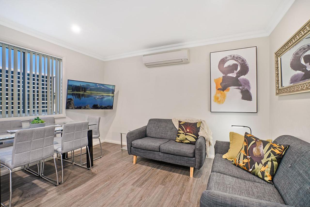 Newcastle Short Stay Accommodation - Birmingham Garden Townhouses المظهر الخارجي الصورة