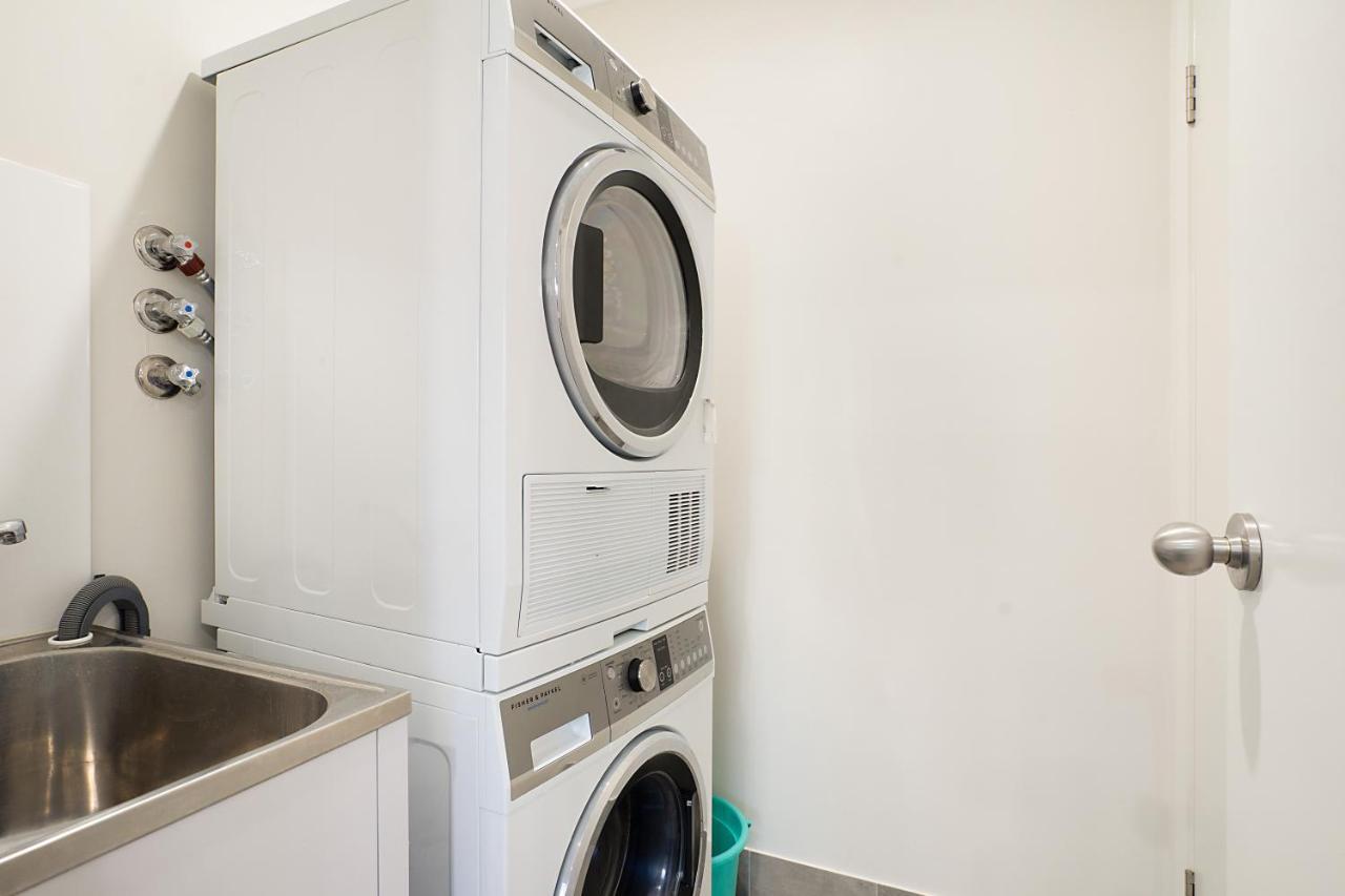 Newcastle Short Stay Accommodation - Birmingham Garden Townhouses المظهر الخارجي الصورة