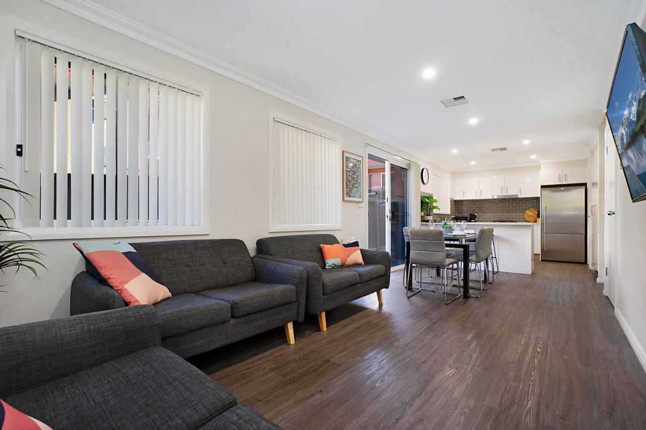 Newcastle Short Stay Accommodation - Birmingham Garden Townhouses المظهر الخارجي الصورة